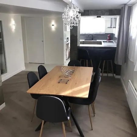 Plain-pied 80 M2 Dans Maison, Parking Prive Gratuit, Gare Directe Paris Apartment Versailles