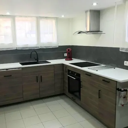 Apartment Plain-pied 80 M2 Dans Maison, Parking Prive Gratuit Versailles