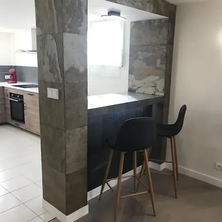 Plain-pied 80 M2 Dans Maison, Parking Prive Gratuit