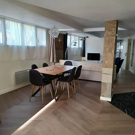 Plain-pied 80 M2 Dans Maison, Parking Prive Gratuit, Gare Directe Paris Apartment Versailles