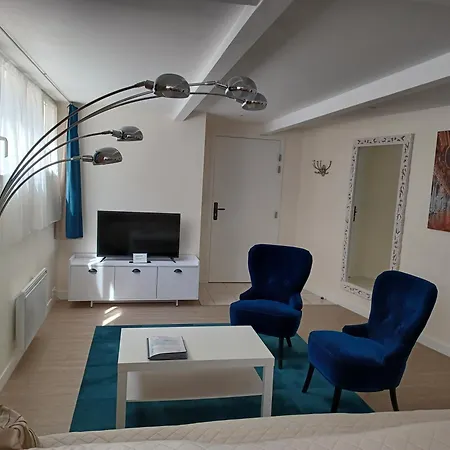 아파트 Plain-pied 80 M2 Dans Maison, Parking Prive Gratuit, Gare Directe Paris