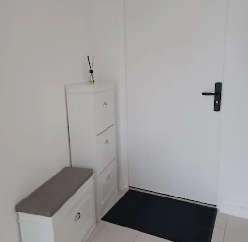 아파트 Plain-pied 80 M2 Dans Maison, Parking Prive Gratuit, Gare Directe Paris 베흑사이으