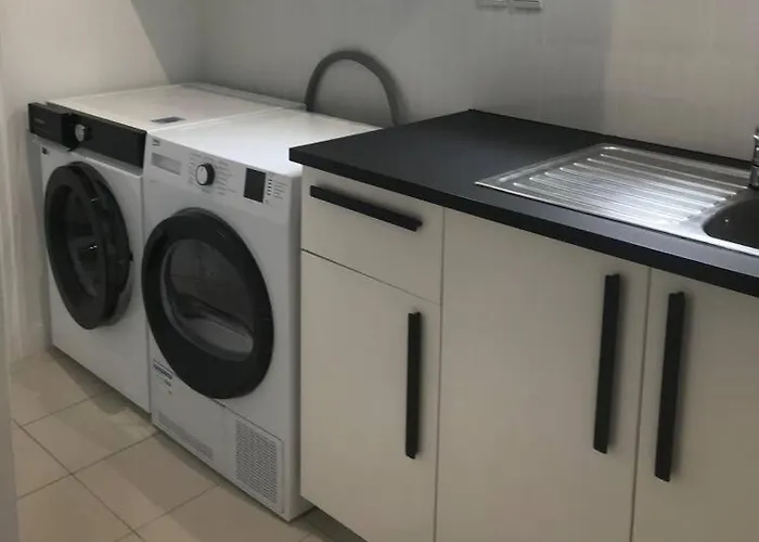Plain-pied 80 M2 Dans Maison, Parking Prive Gratuit, Gare Directe Paris * 베흑사이으