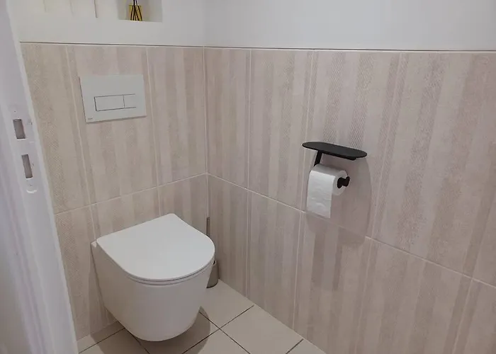 Plain-pied 80 M2 Dans Maison, Parking Prive Gratuit, Gare Directe Paris 아파트 *
