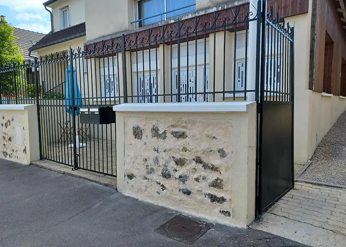 아파트 Plain-pied 80 M2 Dans Maison, Parking Prive Gratuit, Gare Directe Paris 베흑사이으