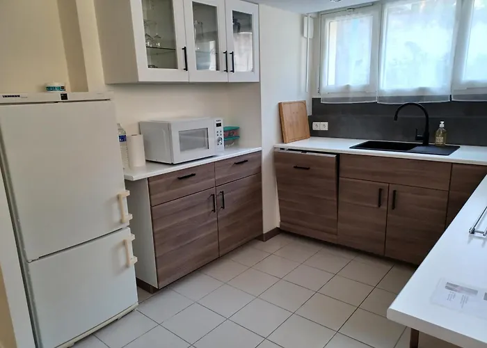 Plain-pied 80 M2 Dans Maison, Parking Prive Gratuit, Gare Directe Paris 아파트 *